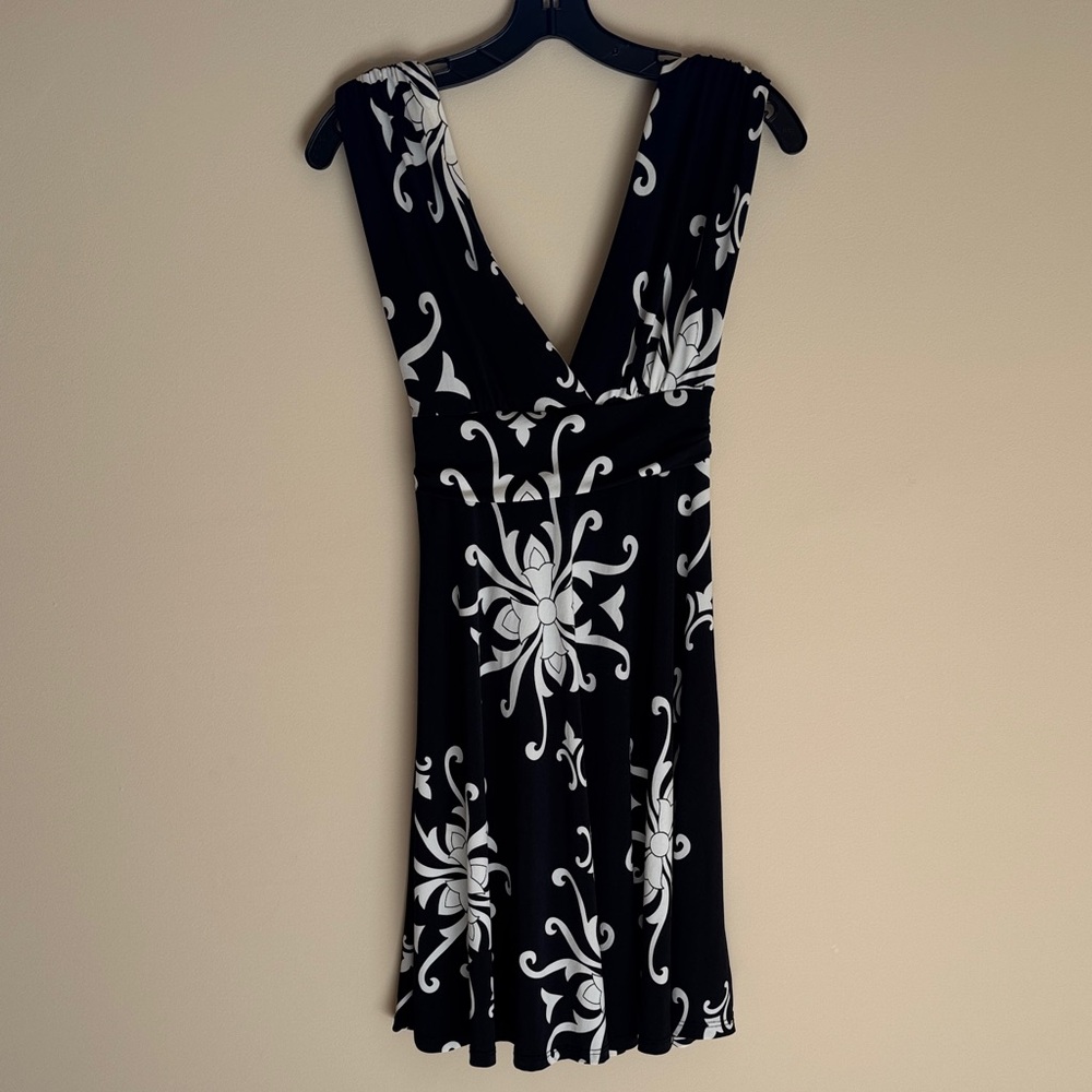 Pretty and flattering dress